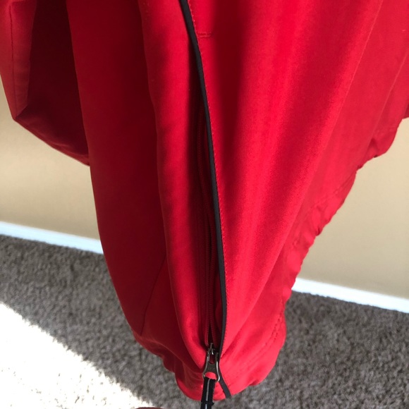 RED AND BLACK CUTTER & BUCK WINDTEC ACTIVE V-NECK WINDSHIRT - Picture 5 of 7